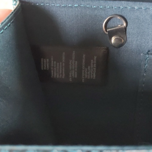 Teal faux patent leather embossed croc clutch purse - Picture 6 of 8